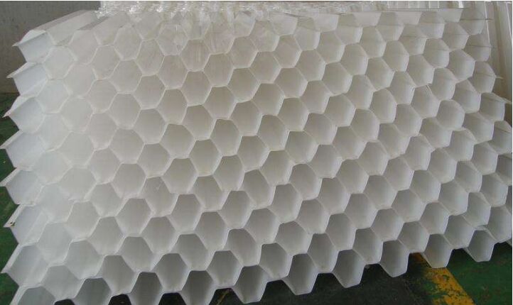 六角蜂窩冷卻塔填料應(yīng)用優(yōu)勢